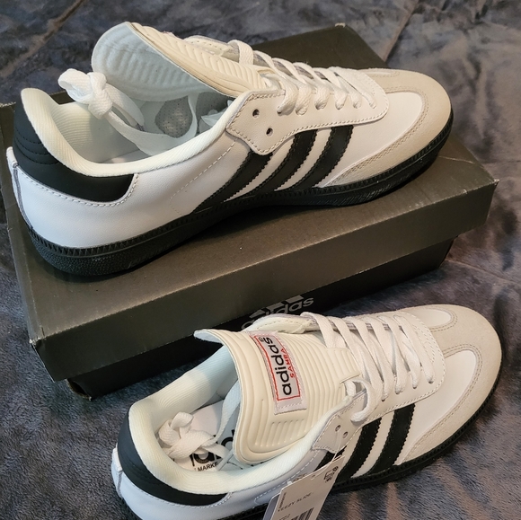 **SOLD ** Adidas Samba Classic White Women 6/Men/Youth 4.5 - Picture 3 of 14